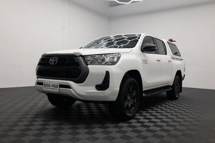 2022 Toyota Hilux SR