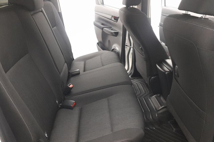 2022 Toyota Hilux SR