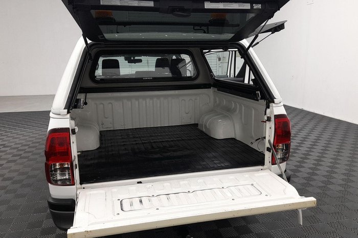 2022 Toyota Hilux SR