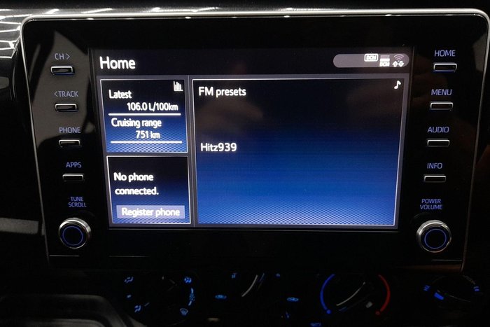 2022 Toyota Hilux SR