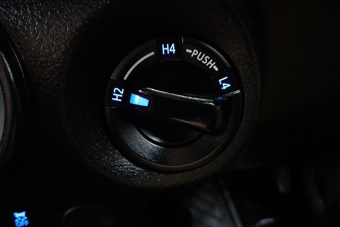 2022 Toyota Hilux SR