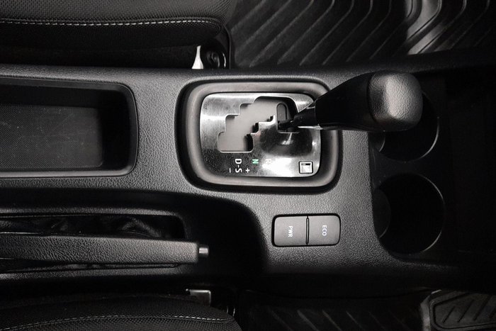 2022 Toyota Hilux SR