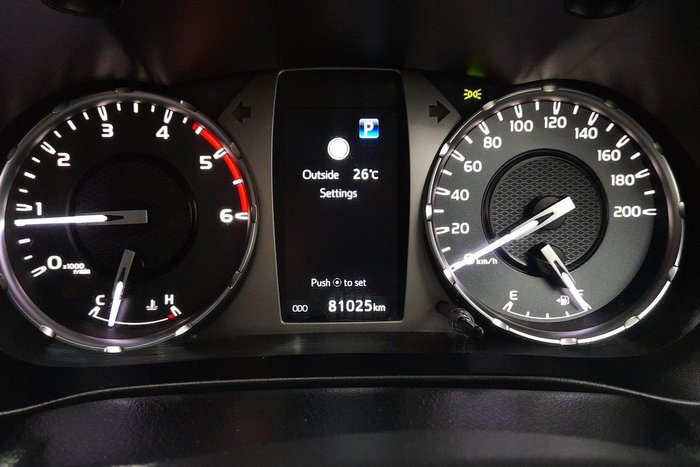 2022 Toyota Hilux SR