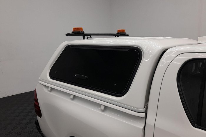 2022 Toyota Hilux SR