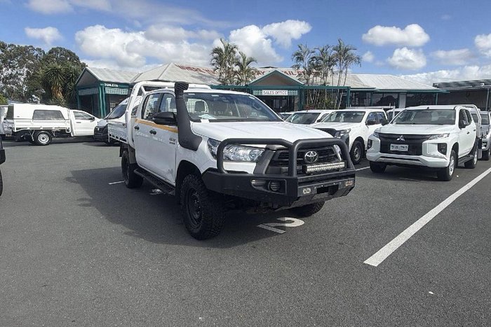 2022 Toyota Hilux SR