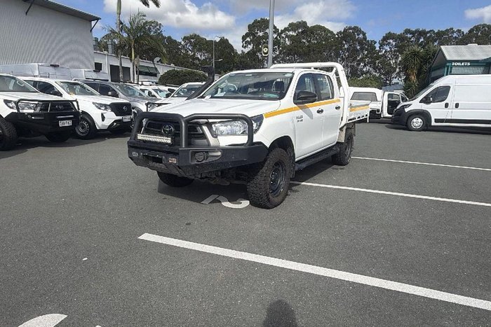 2022 Toyota Hilux SR