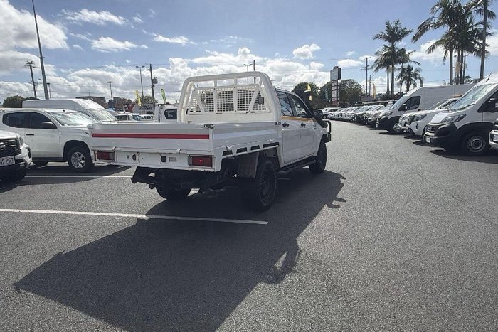 2022 Toyota Hilux SR