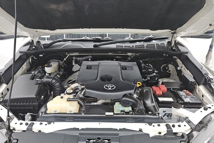 2022 Toyota Hilux SR