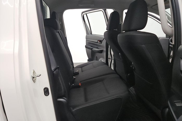 2022 Toyota Hilux SR