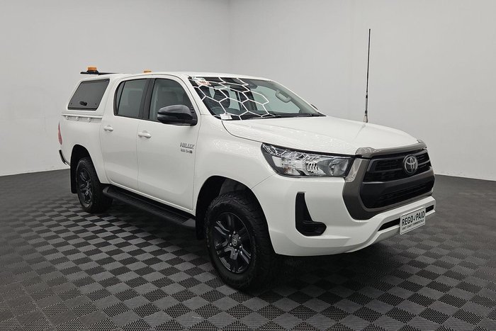 2022 Toyota Hilux SR