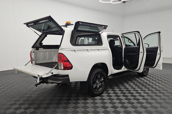 2022 Toyota Hilux SR