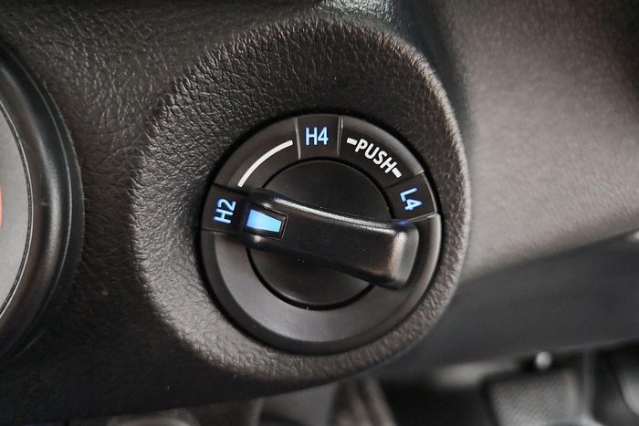 2022 Toyota Hilux SR