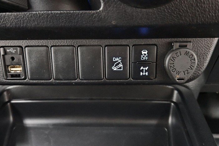 2022 Toyota Hilux SR