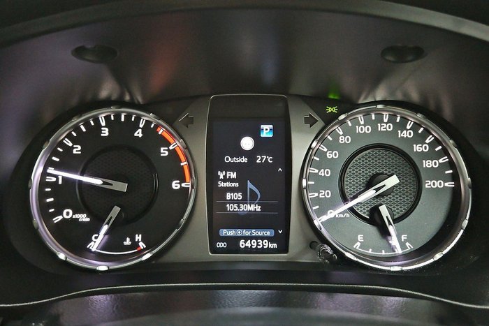 2022 Toyota Hilux SR