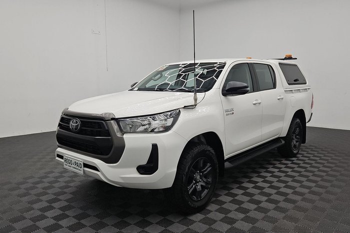 2022 Toyota Hilux SR