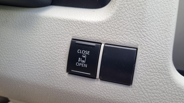 2020 Toyota Hiace Commuter GL