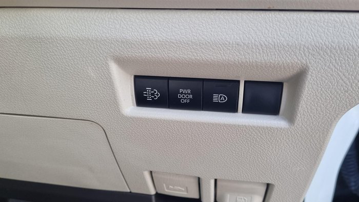 2020 Toyota Hiace Commuter GL