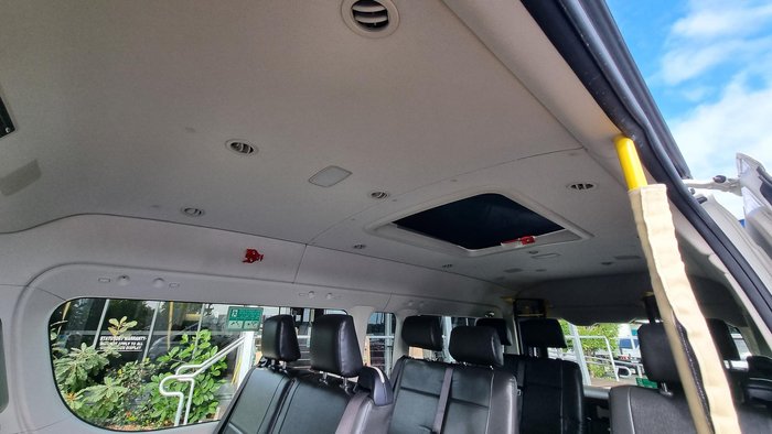 2020 Toyota Hiace Commuter GL