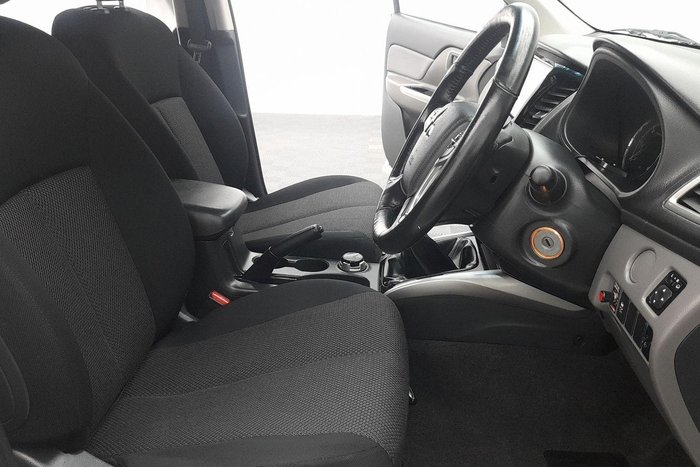 2017 Mitsubishi Triton GLS