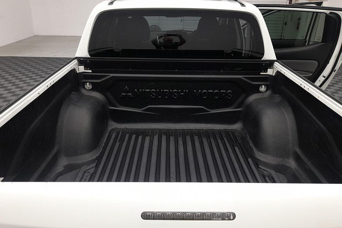 2017 Mitsubishi Triton GLS