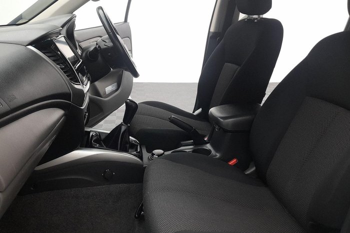 2017 Mitsubishi Triton GLS