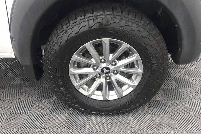 2017 Mitsubishi Triton GLS