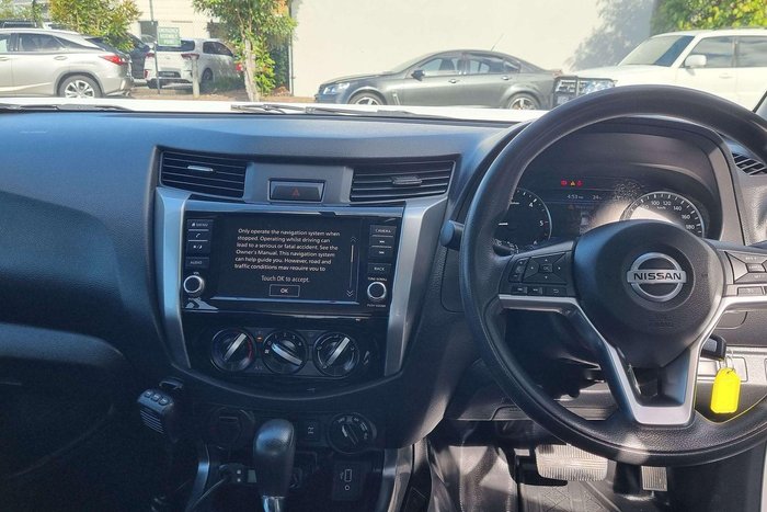 2022 Nissan Navara SL