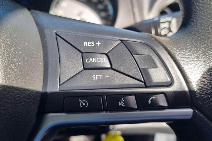 2022 Nissan Navara SL