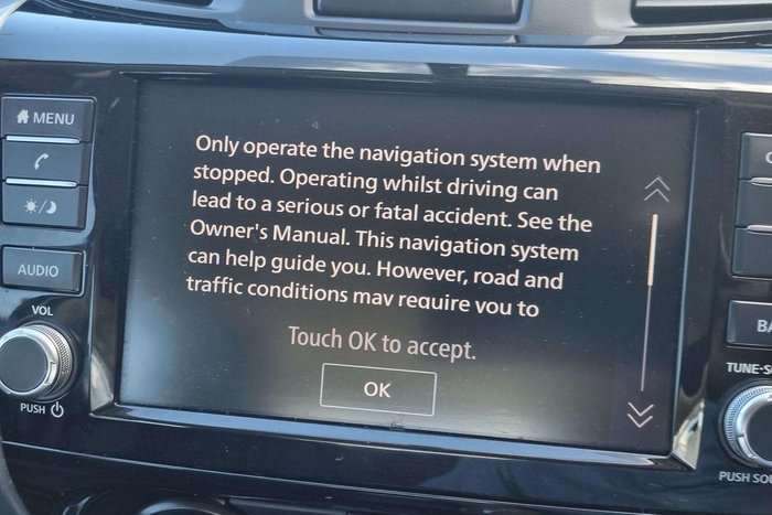 2022 Nissan Navara SL