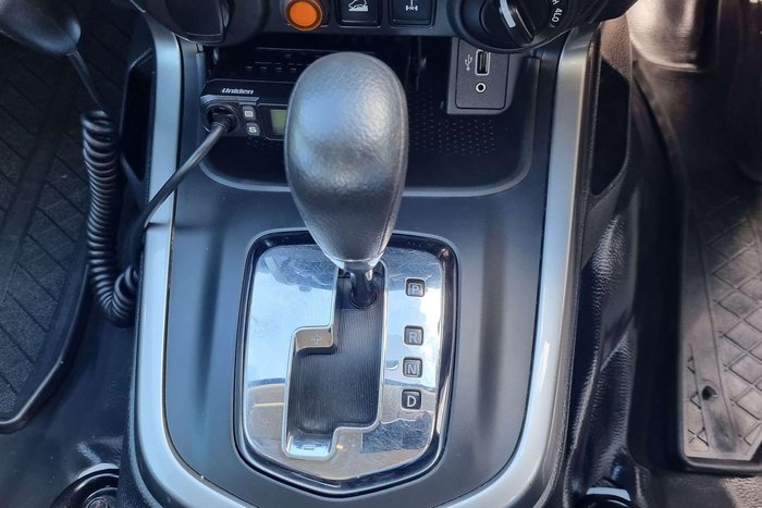 2022 Nissan Navara SL