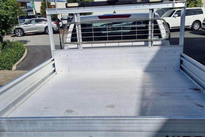 2022 Nissan Navara SL