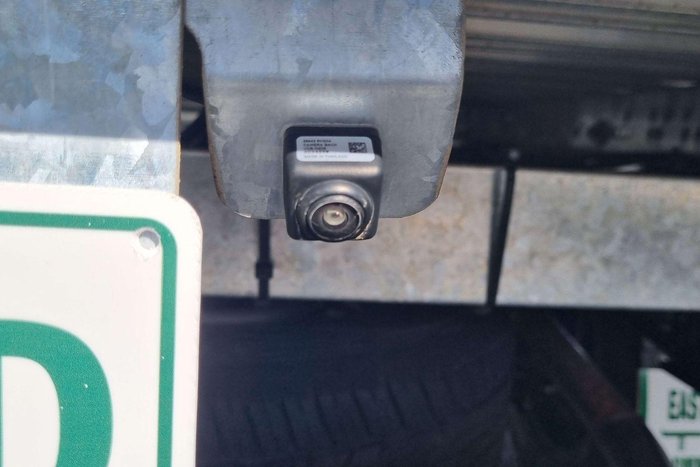 2022 Nissan Navara SL