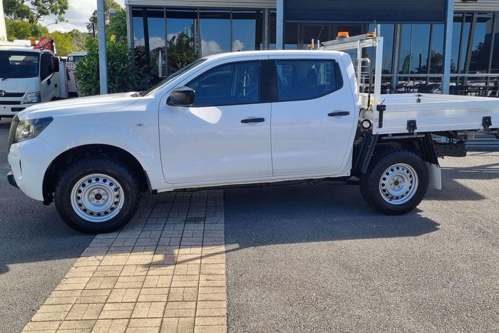 2022 Nissan Navara SL
