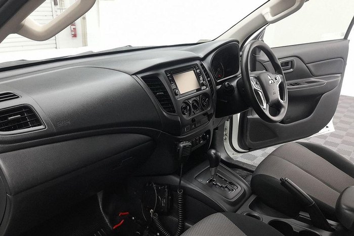 2022 Mitsubishi Triton GLX