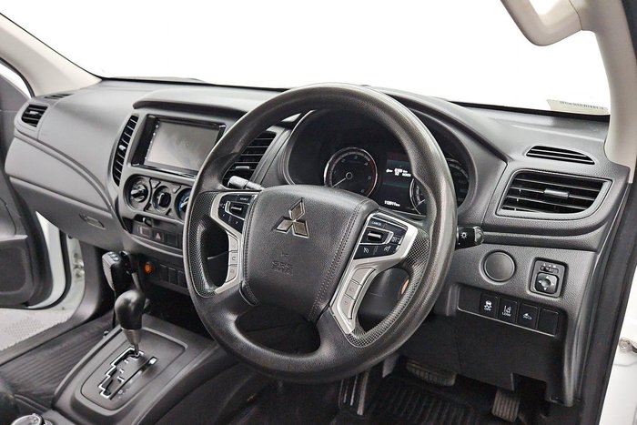 2022 Mitsubishi Triton GLX