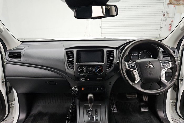 2022 Mitsubishi Triton GLX