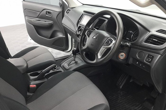 2022 Mitsubishi Triton GLX