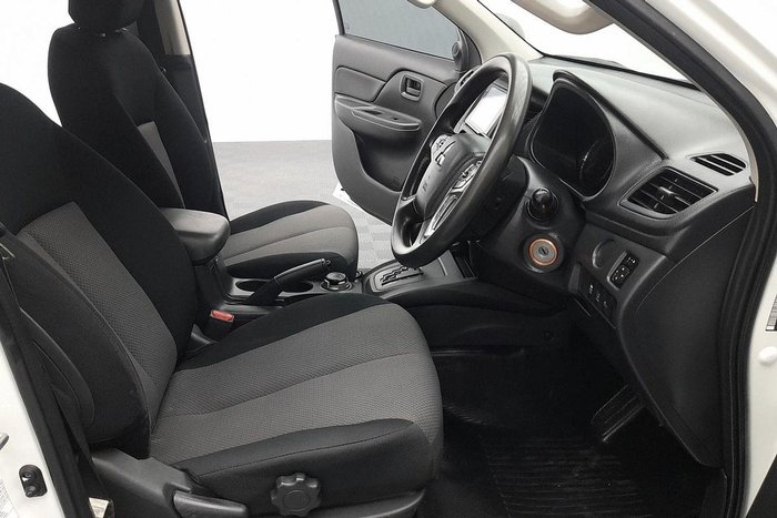 2022 Mitsubishi Triton GLX