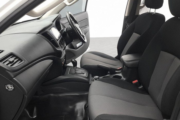 2022 Mitsubishi Triton GLX