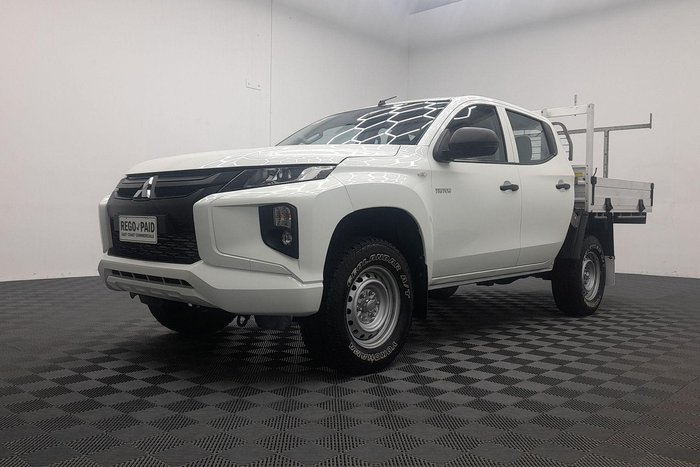 2022 Mitsubishi Triton GLX