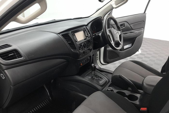 2022 Mitsubishi Triton GLX