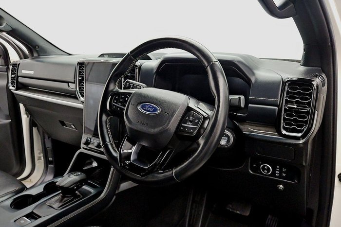 2023 Ford Everest Platinum