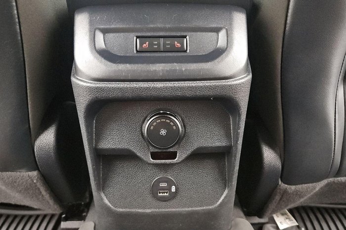 2023 Ford Everest Platinum