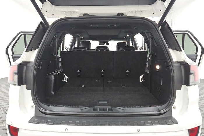 2023 Ford Everest Platinum