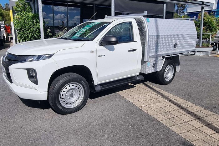 2023 Mitsubishi Triton GLX