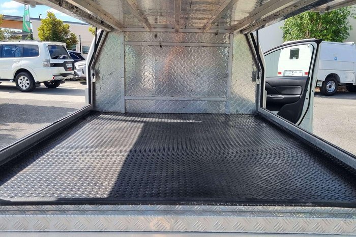 2023 Mitsubishi Triton GLX