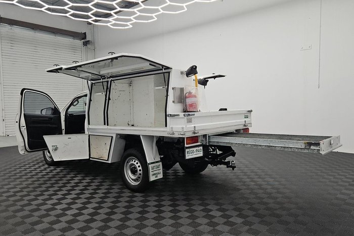 2019 Toyota Hilux SR