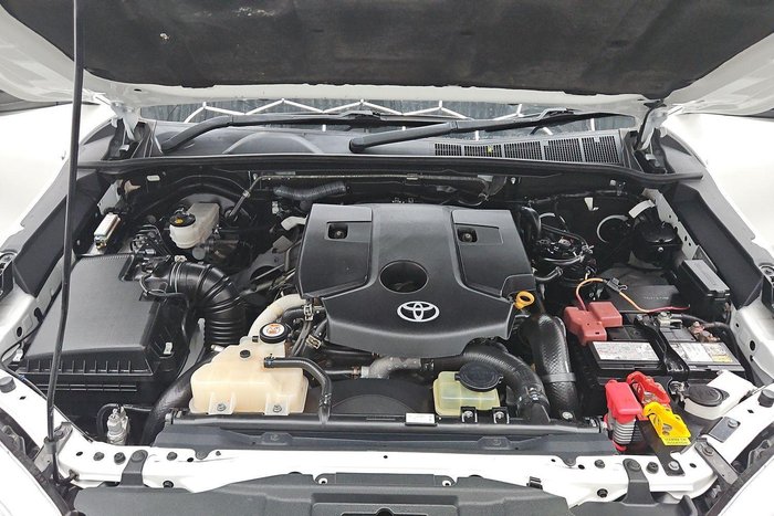 2019 Toyota Hilux SR