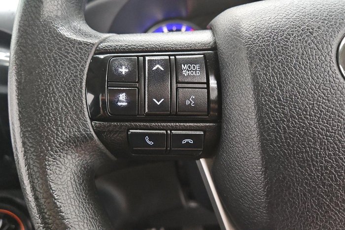 2019 Toyota Hilux SR