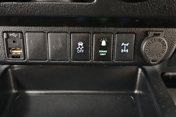 2019 Toyota Hilux SR